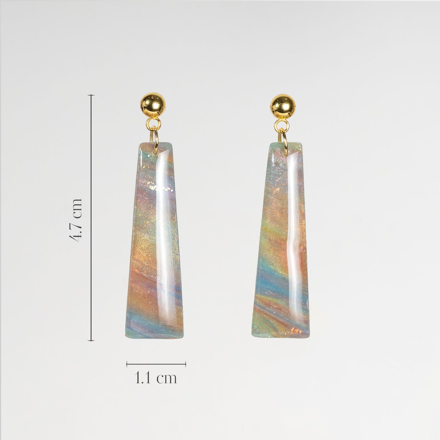 Omaira in Iridescent