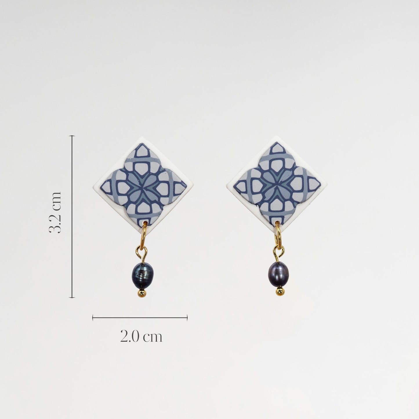 Alia with Dangling Pearl