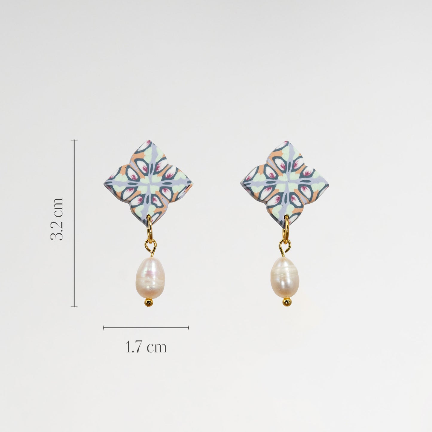 Illia with Dangling Pearl